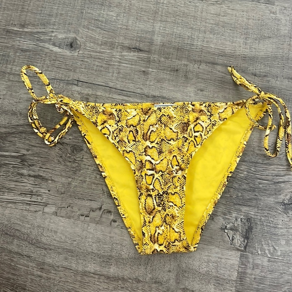 Pimkie snake print bikini bottoms size S